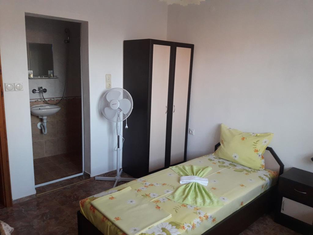 Georgievi Guest House Pomorie Exterior photo